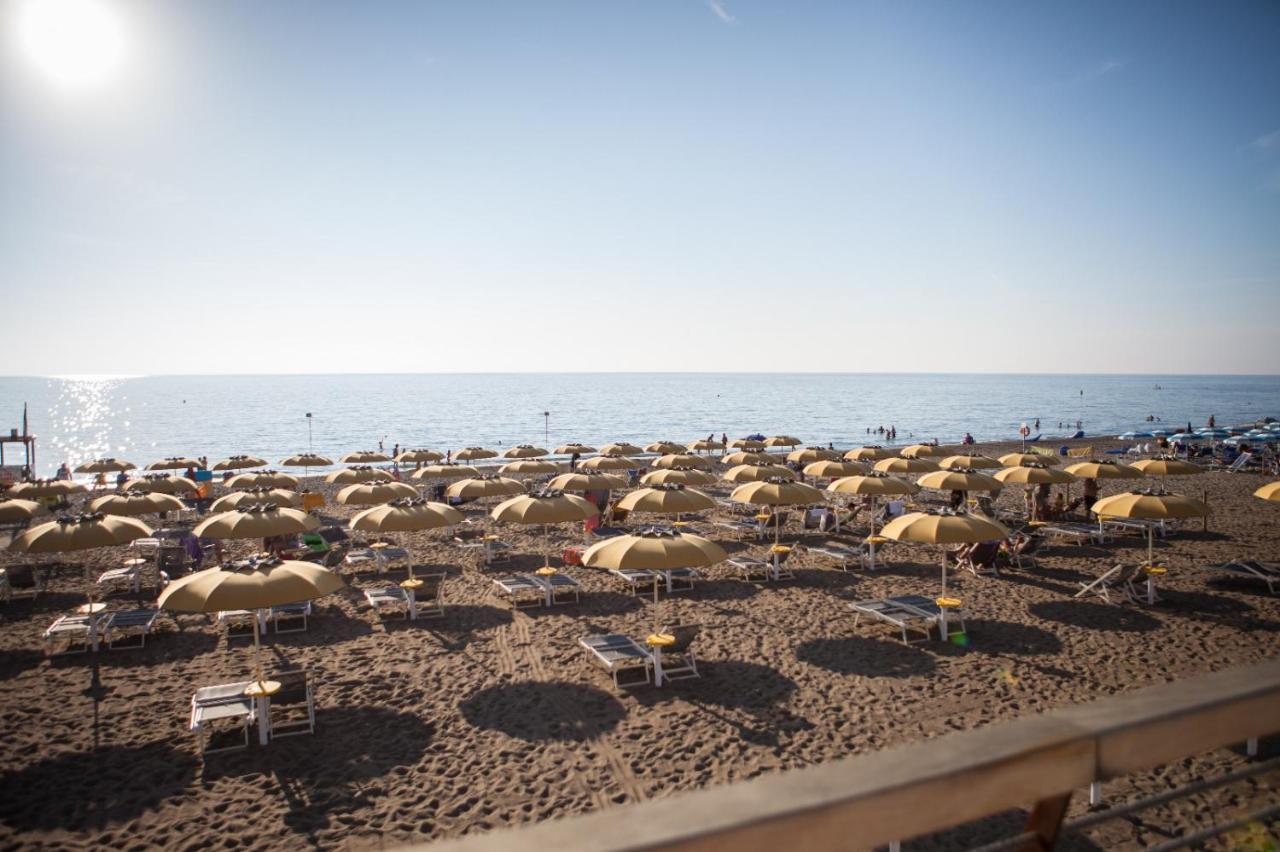 Miledy Monolocale Direttamente Sul Mare Lejlighed Marina di Castagneto Carducci Eksteriør billede